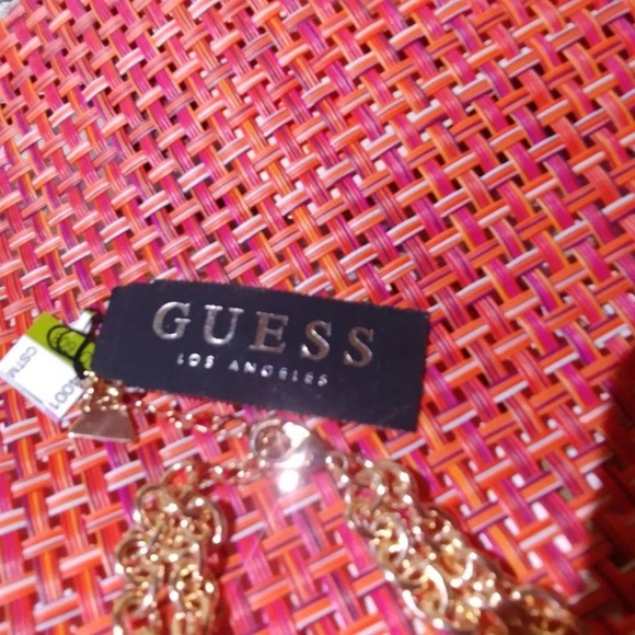 GUESS Rose Gold 18"-20" Chain Heart Toggle Necklace NWT - Picture 4 of 4